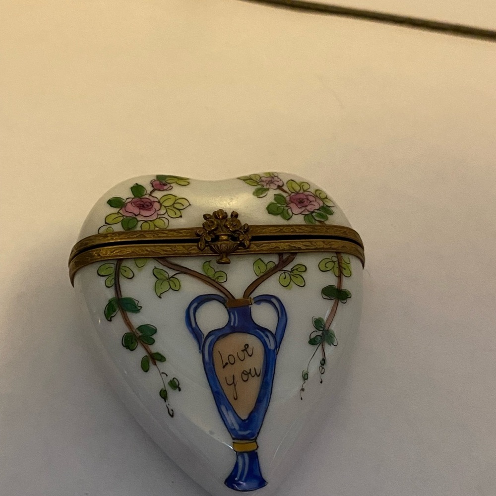 Heart Shaped Limoges Box- Great condition
